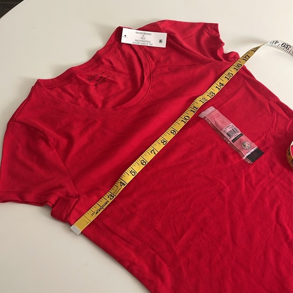 No Boundaries Red Short Sleeve tee- Juniors (M) 7/9 - Picture 7 of 9